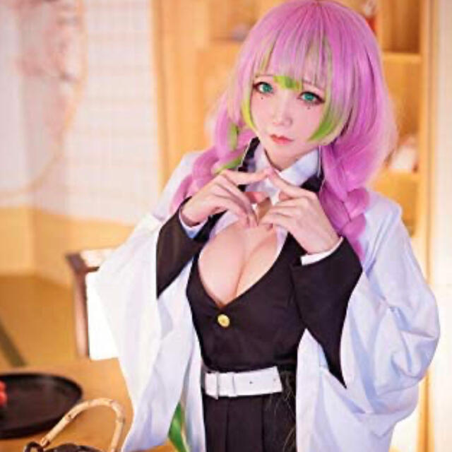 甘露寺蜜璃 コスプレ ウィッグ 草履 値下げ‼️の通販 by チャッピー's