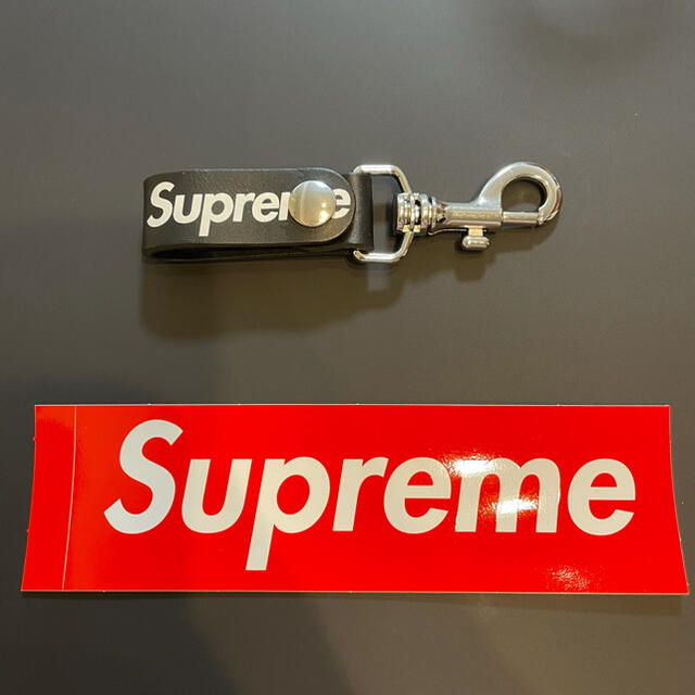 Supreme - シュプリーム supreme leather key loop ブラック レッドの