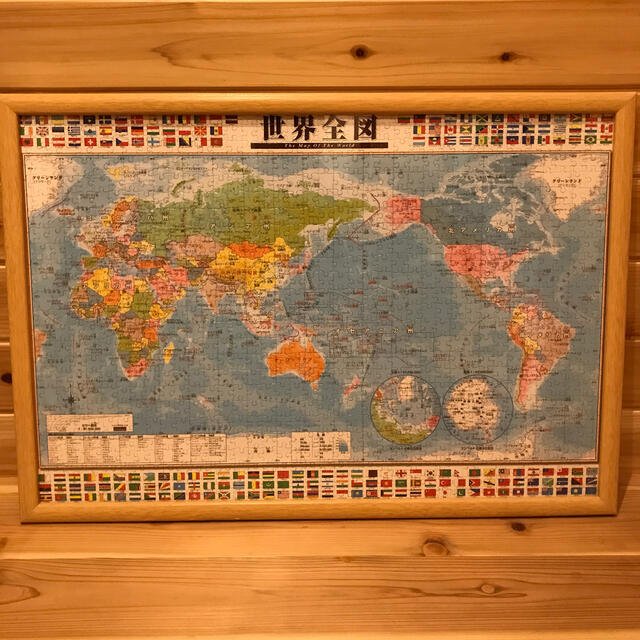 世界地図 ジグソーパズル 完成品 枠付きの通販 by ○実商店｜ラクマ
