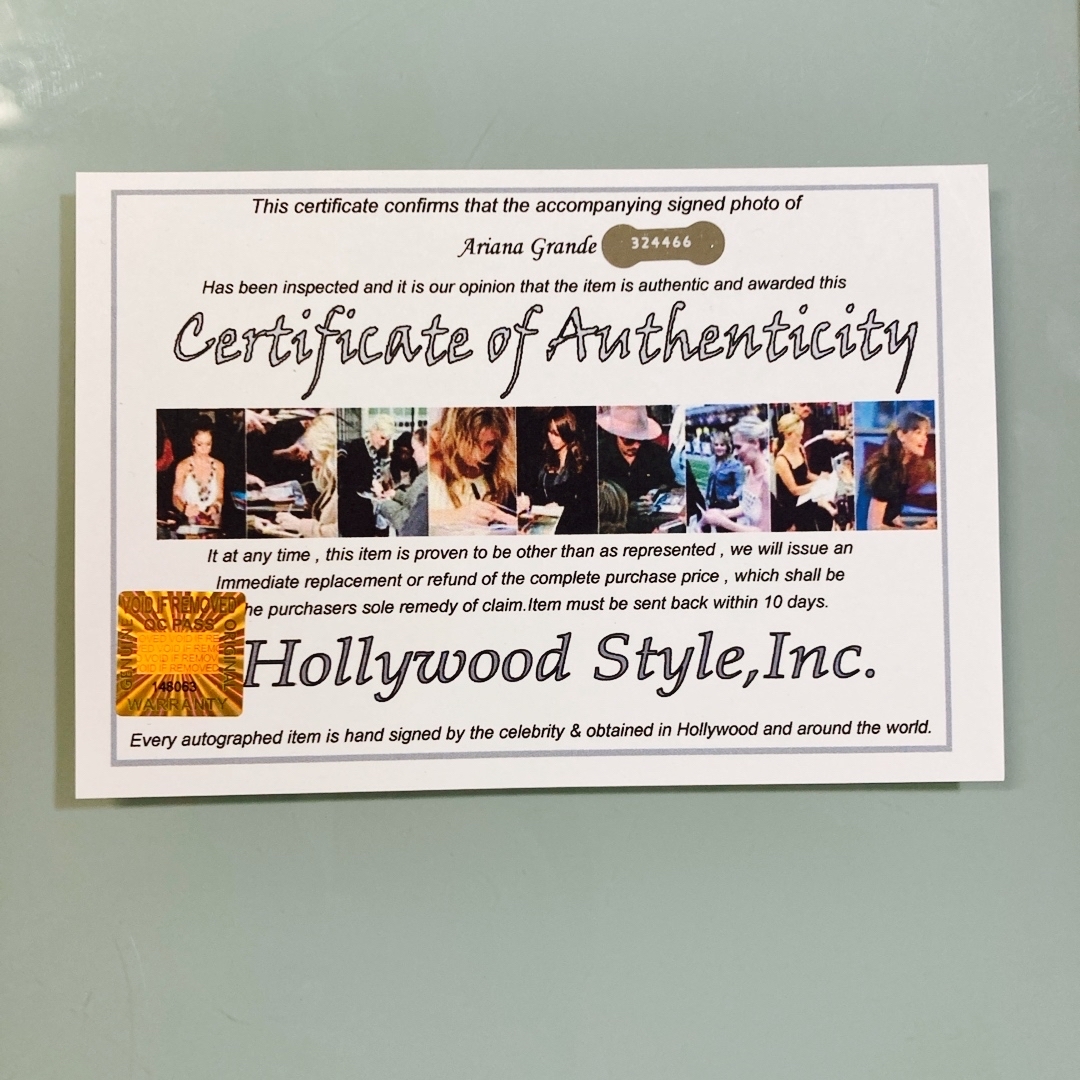 アリアナ・グランデ直筆サイン入り超大型写真…Ariana Grande…の通販 by