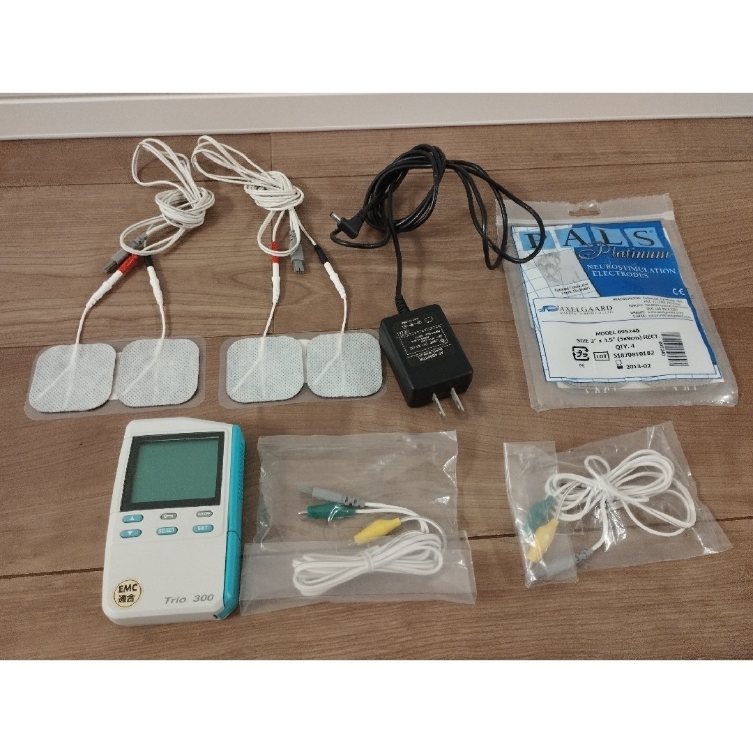 Trio 300 伊藤超短波 微弱電流 EMS Trio 300 伊藤超短波 微弱電流 EMS