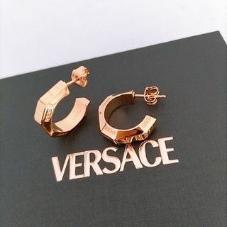 VERSACE（ピアス(両耳用)）のフリマアイテム一覧