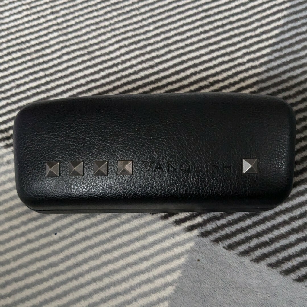 VANQUISH - VANQUISH メガネケースの通販 by みー's shop｜ヴァン