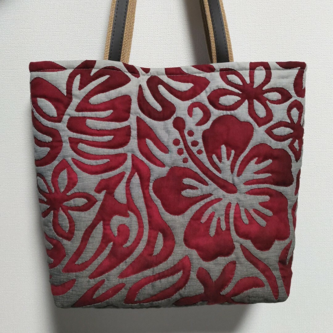 購入者が決まりました！ハンドメイドハワイアンキルトバッグ の通販 by