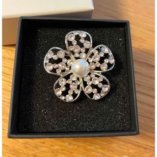 René（ブローチ/コサージュ）のフリマアイテム一覧