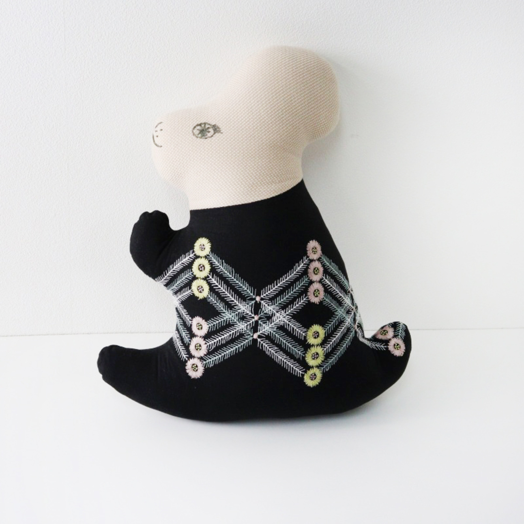 ミナペルホネン 猫型 necco クッション ミナペルホネン 猫型 necco