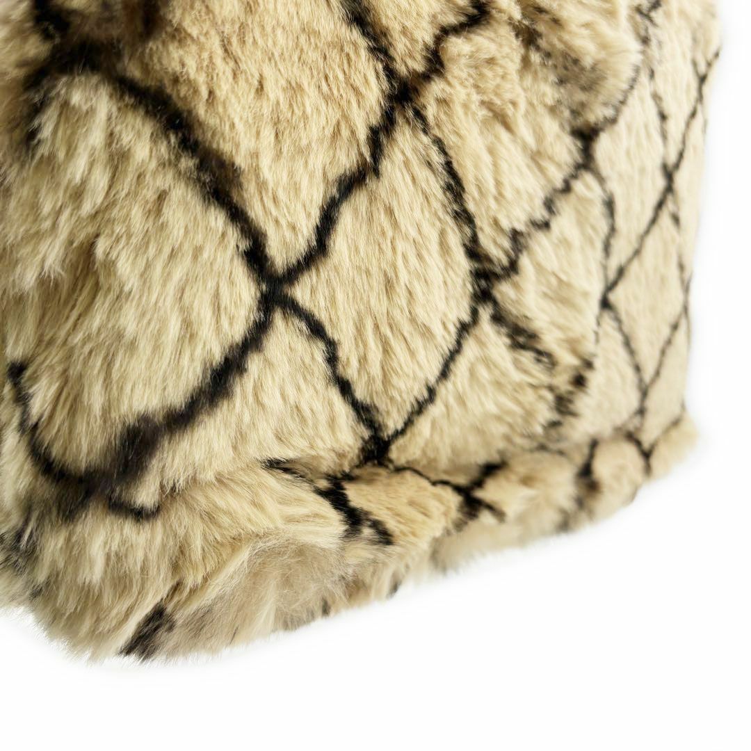 CHANEL - 【美品】シャネル チェーンショルダーバッグ ラパンファー