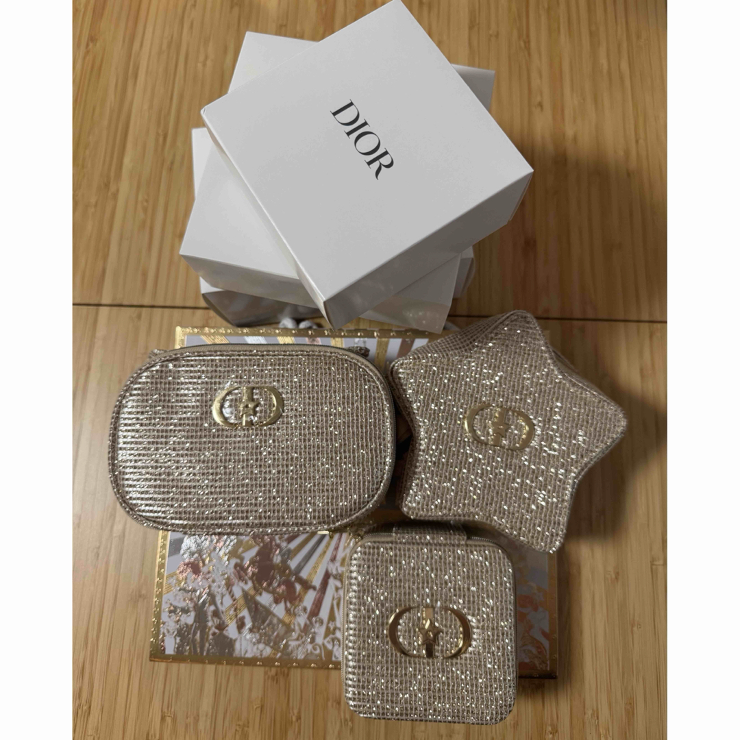 Dior - DIORクリスマスコフレ星ポーチ ジュエリーケース 2025年 数量