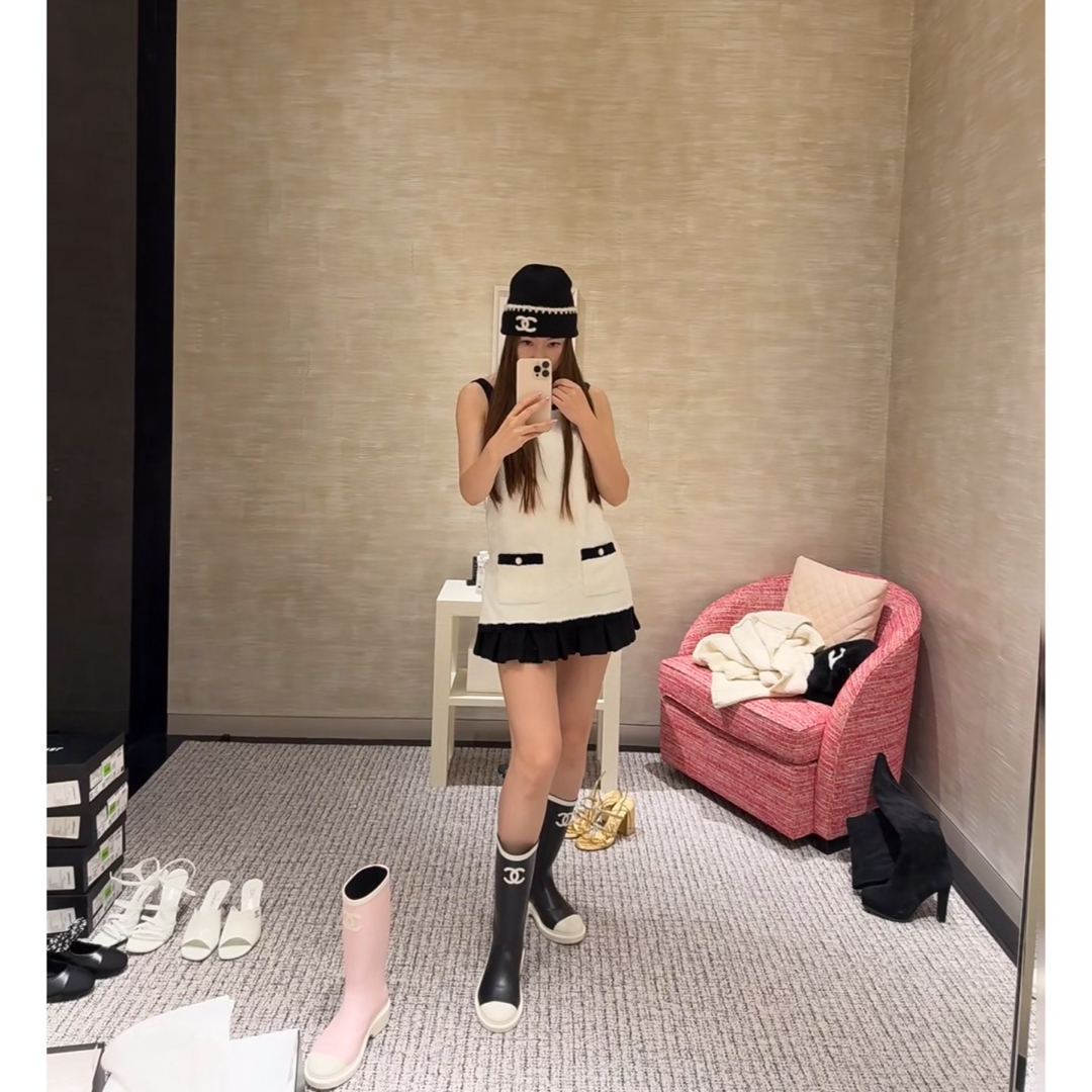 CHANEL - 値下げ！新品未使用 シャネル レインブーツ38 ブラック 26C