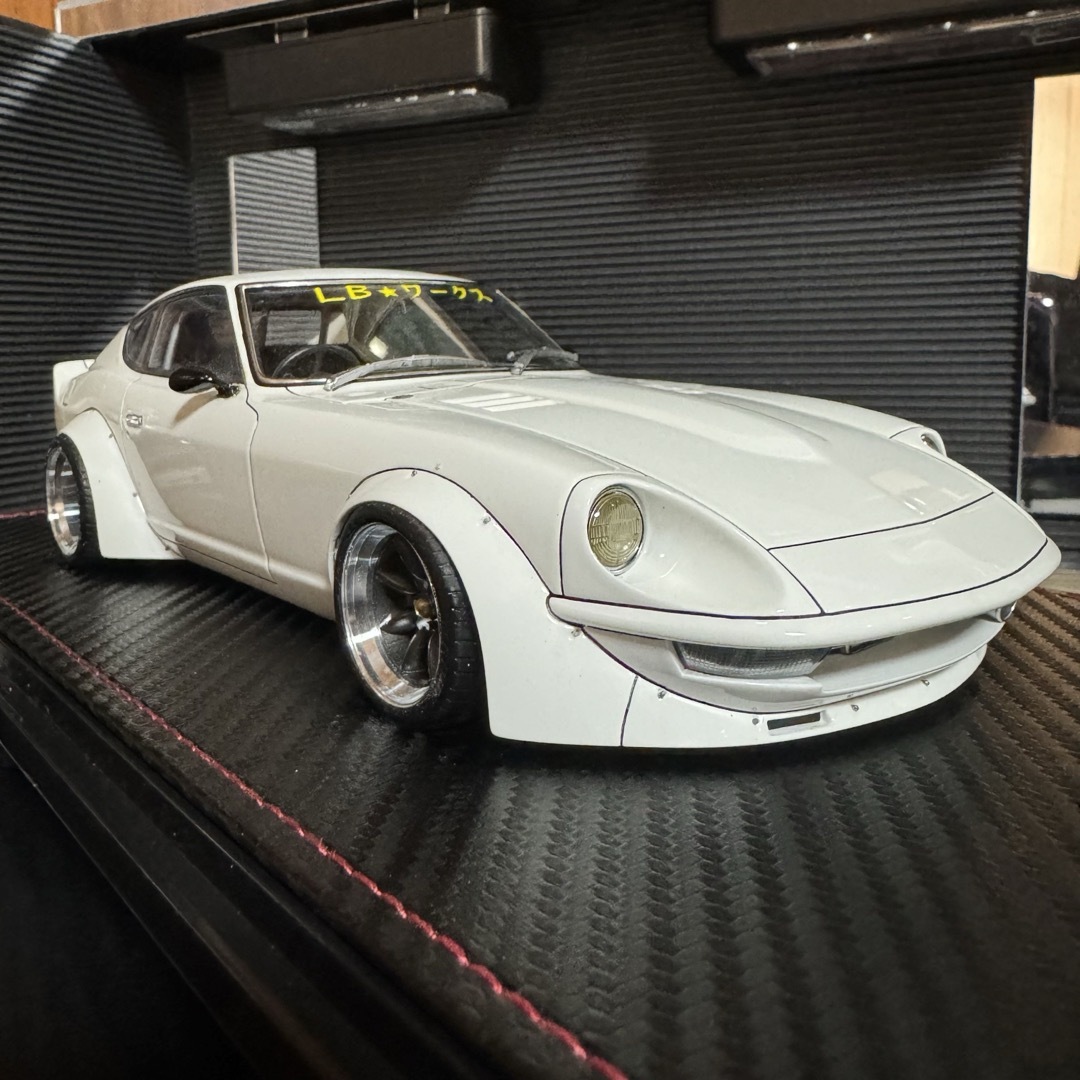 イグニッションモデル1/18LB−WORKSフェアレディZ (S30)カスタム品の