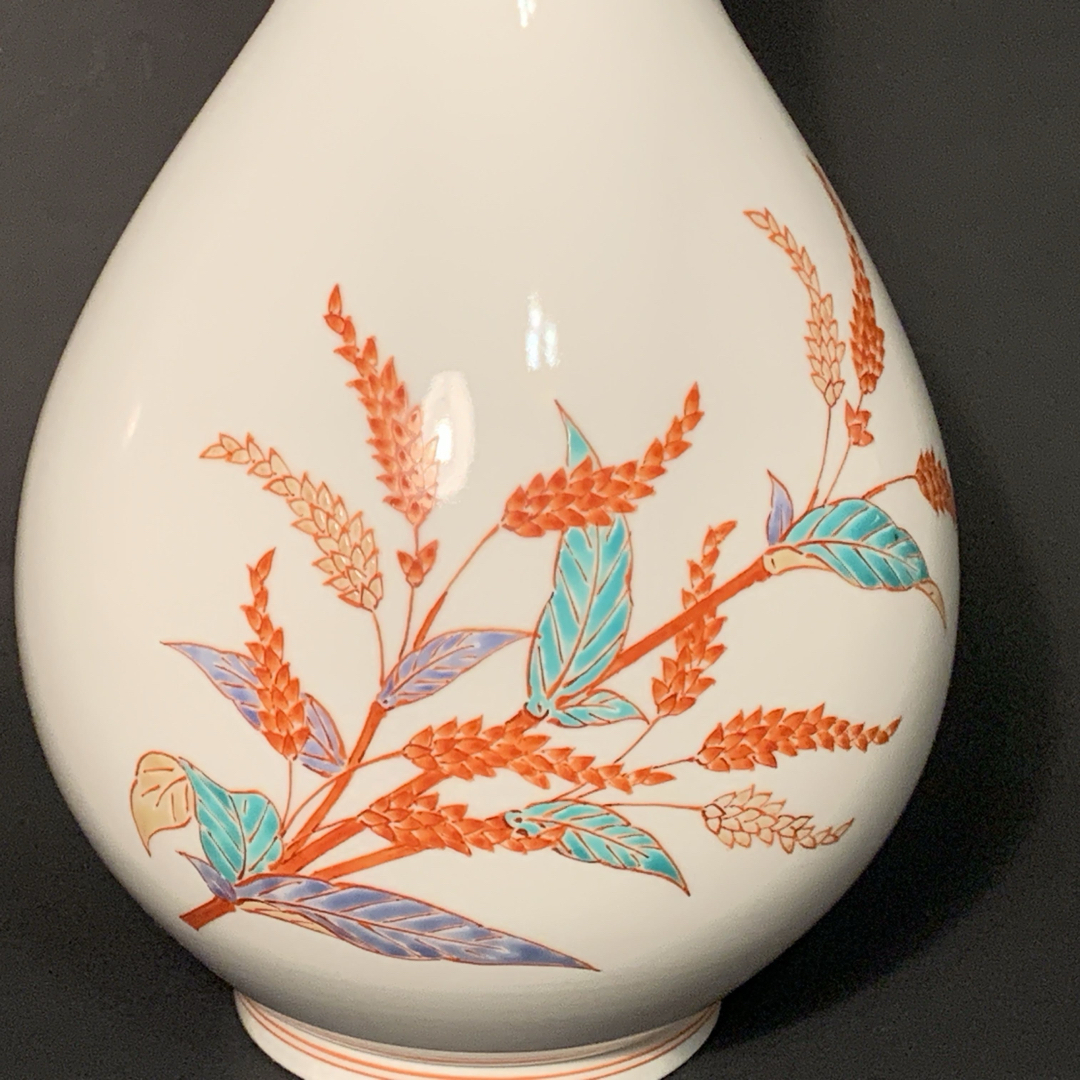 人間国宝 十四代酒井田柿右衛門 本人作 濁手 蓼文 瓶 共箱入の通販 by