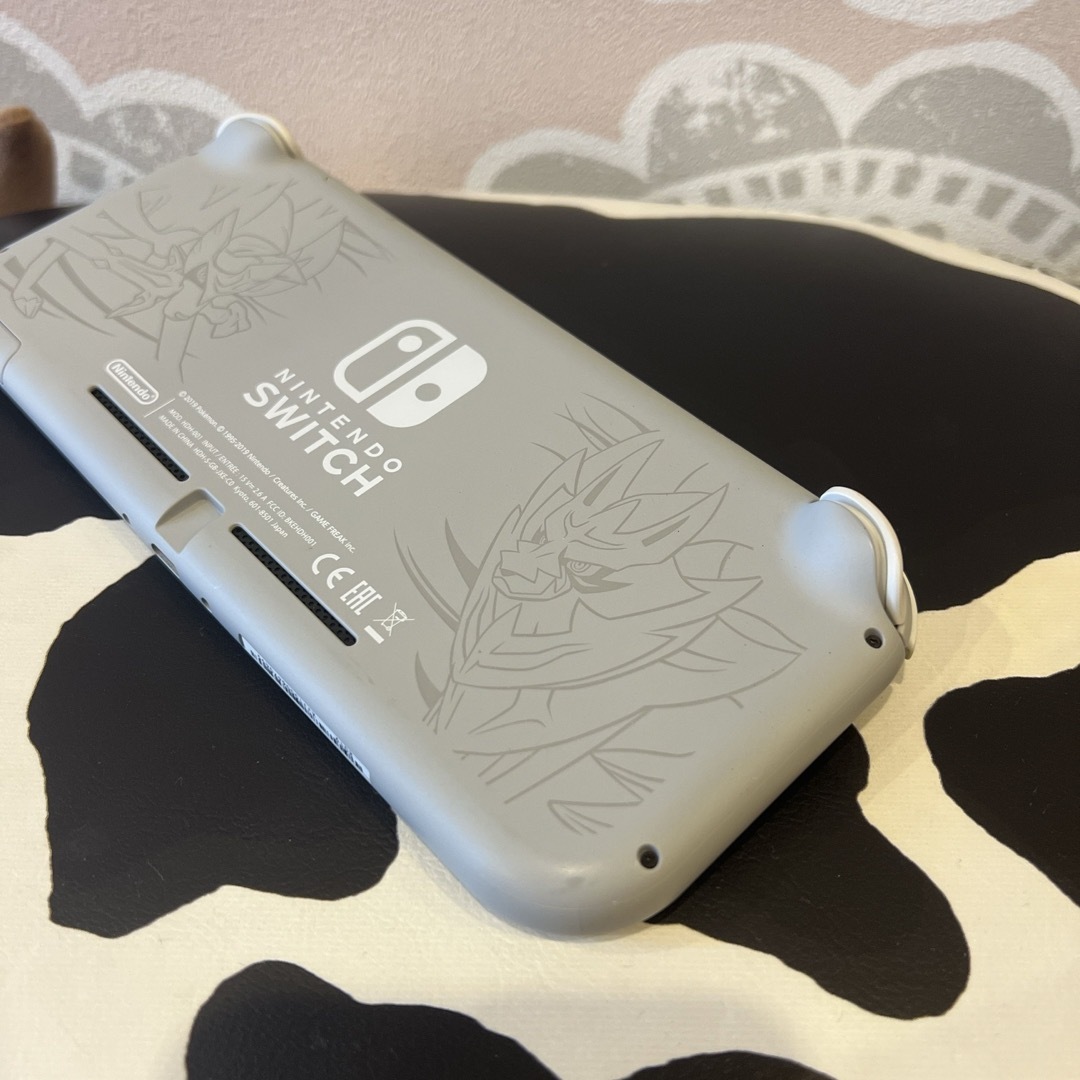 Nintendo Switch - 本体のみ！ニンテンドースイッチライト ポケモン