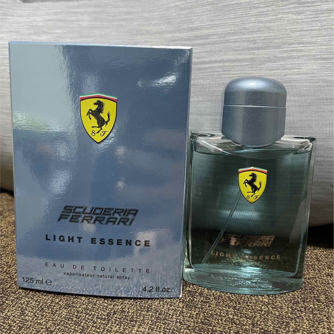 Ferrari - 美品 フェラーリ ライトエッセンス オードトワレ 125mLの