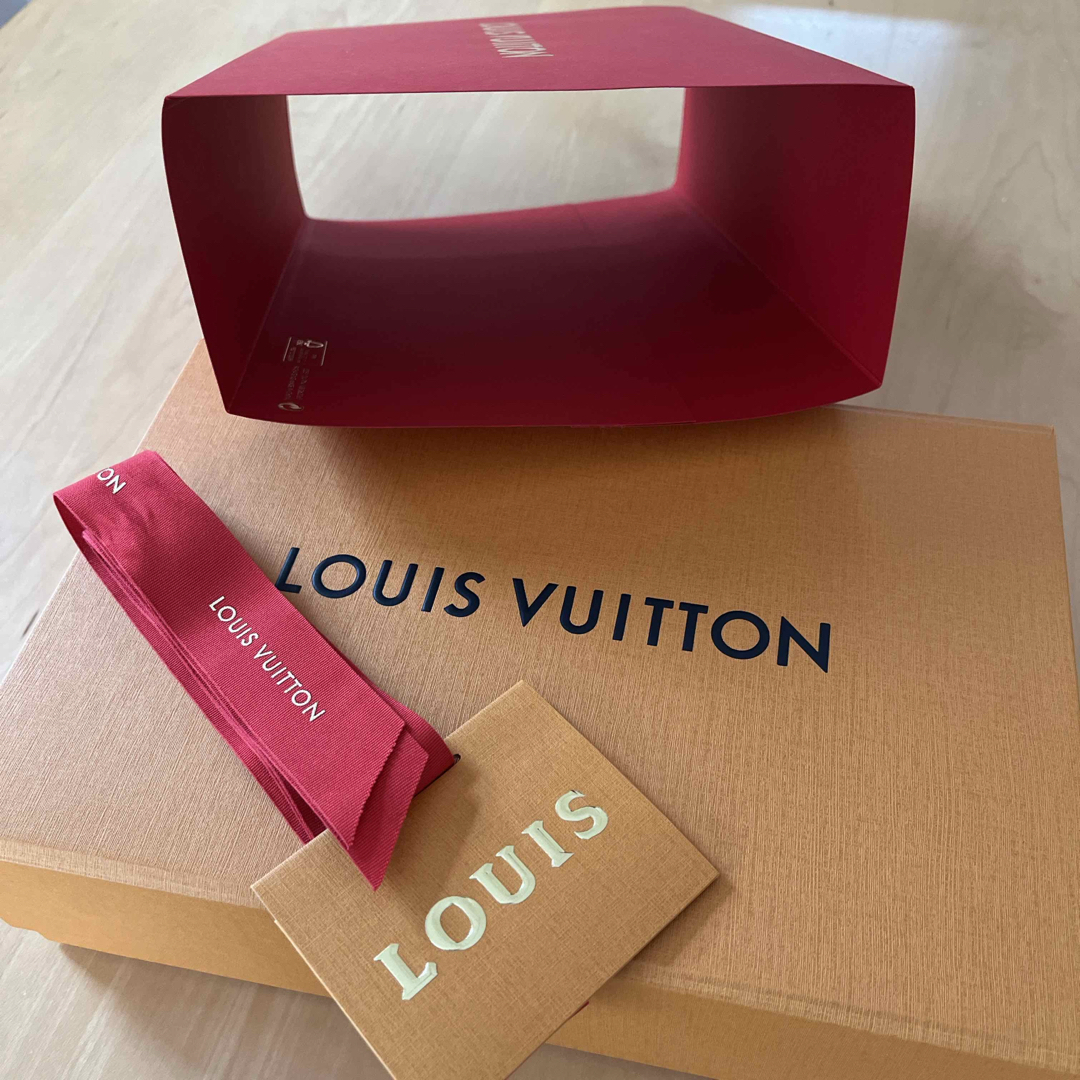 LOUIS VUITTON - ルイヴィトン 空き箱＆リボン 限定赤パッケージの通販