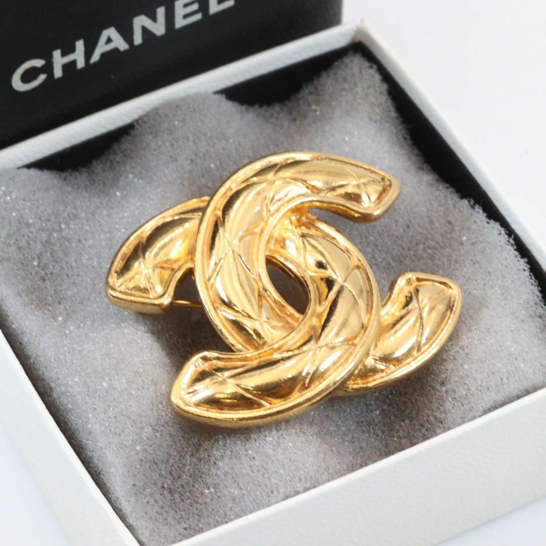 CHANEL - CHANEL シャネル ココマーク マトラッセ ブローチ ゴールド