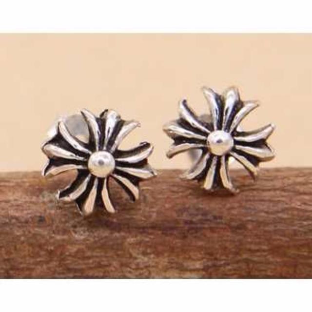 クロムハーツ風 ピアス 両耳 シルバーの通販 by ことは's shop｜ラクマ