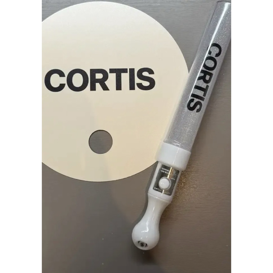 CORTIS コルティス ペンライト 電池付の通販 by クマッピ's shop｜ラクマ