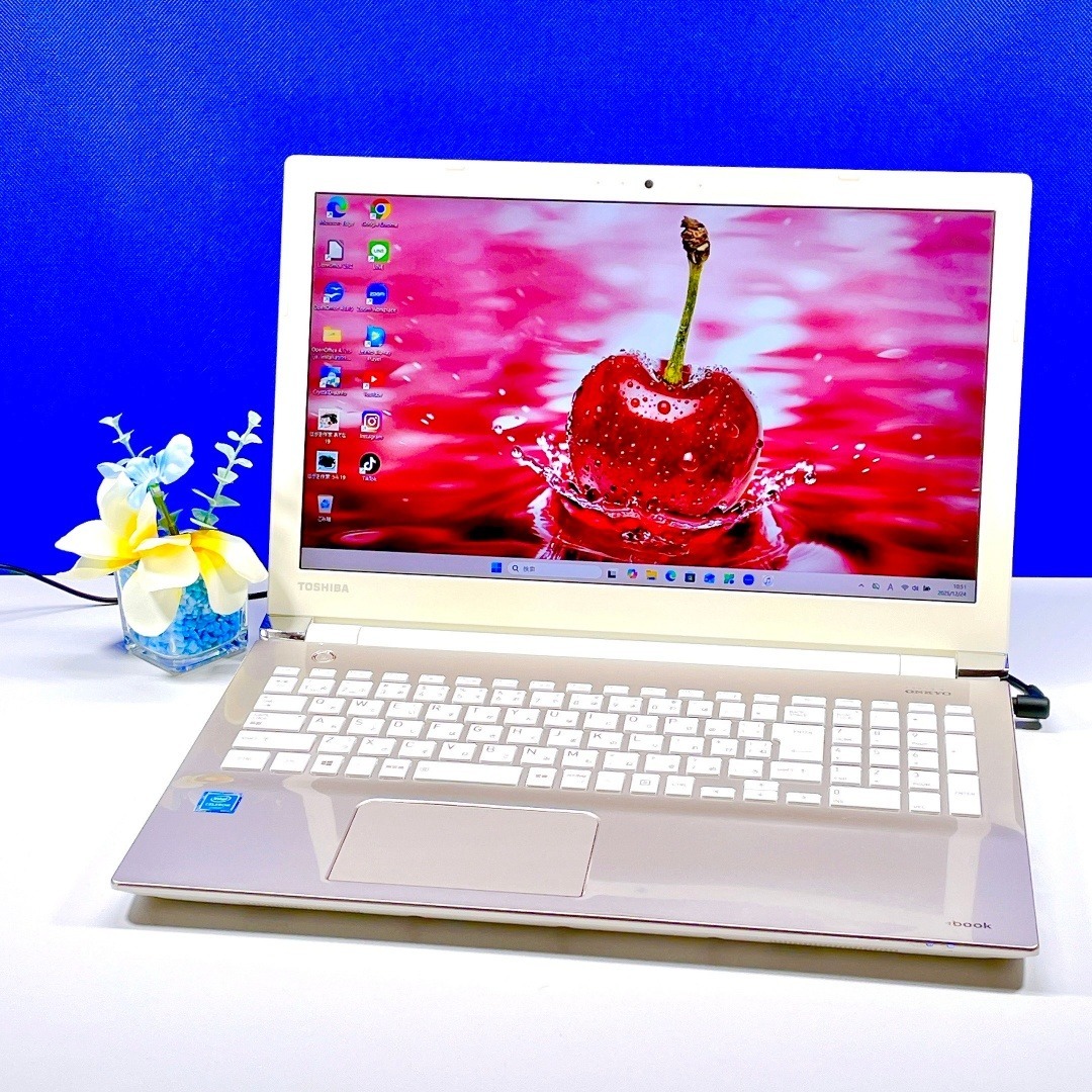 即利用OK✨快適SSD✨ゴールド✨Windows11✨東芝ノートPC 薄型カメラ