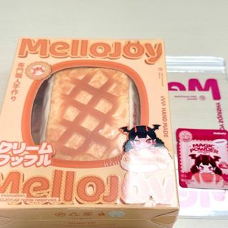 mellojoy クリームワッフル メロジョイ スクエア スクイーズの通販 by