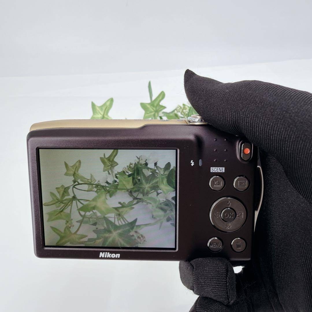 Nikon - 【美品・付属品有り】NICON COOIPIX S3300 ゴールド 870の通販