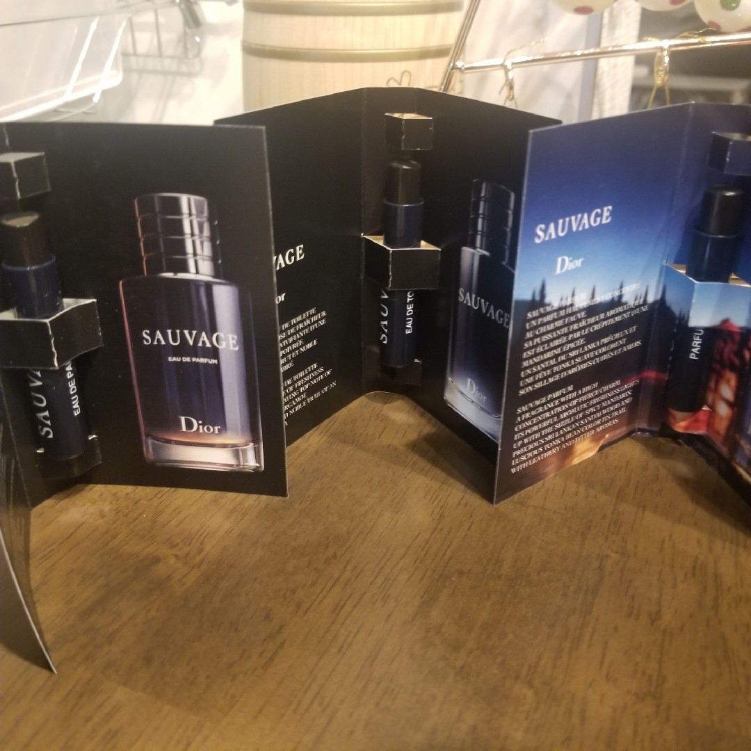 Christian Dior - ディオール ソヴァージュ 1ml 3本 サンプル DIOR