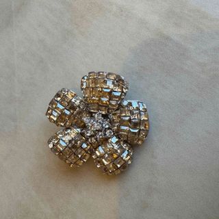 FOXEY（ブローチ/コサージュ）のフリマアイテム一覧