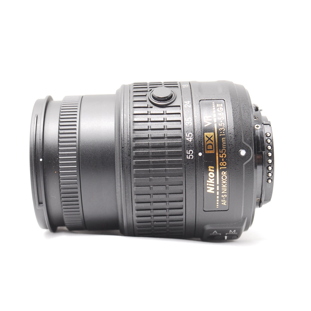 Nikon - 【使用回数僅少】美品 Nikon D5500 手ぶれ補正レンズ付き WiFi