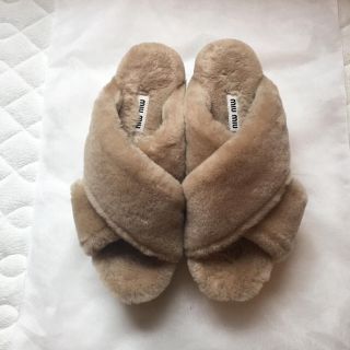 MIU MIU（ファー ・ サンダル）のフリマアイテム一覧