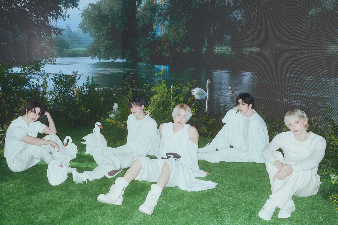 TOMORROW X TOGETHER 日本3rdアルバム『Starkissed』の発売を記念して