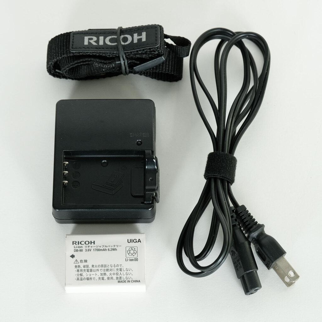 RICOH GXR+S10 KIT ※24-72mmF2.5-4.4の出品 | ONE SCENE（ワンシーン）