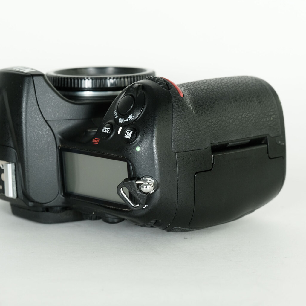 Nikon D300 ボディの出品 | ONE SCENE（ワンシーン）