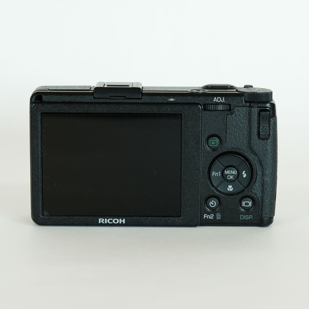 RICOH GR DIGITAL IVの出品 | ONE SCENE（ワンシーン）