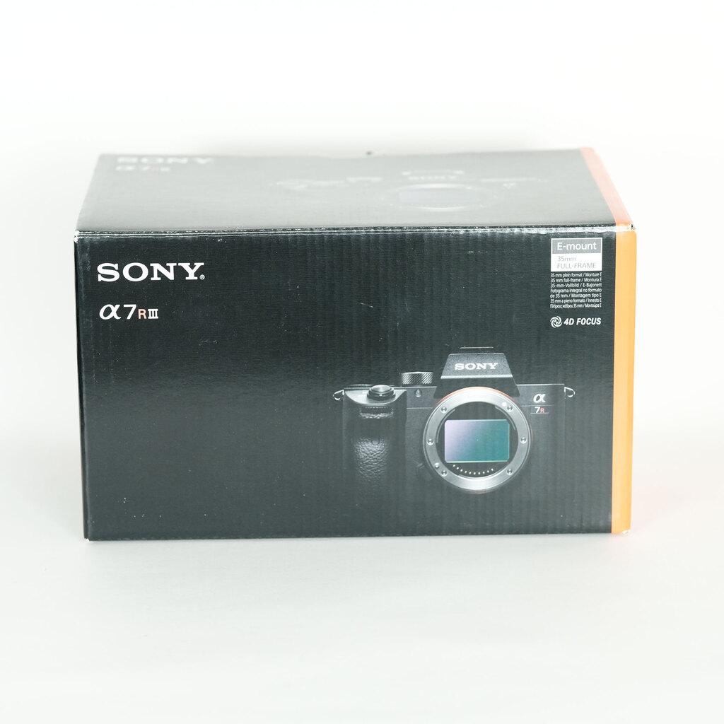 SONY α7RIII ボディ ILCE-7RM3A 【後期モデル 液晶下部にSONYロゴなし