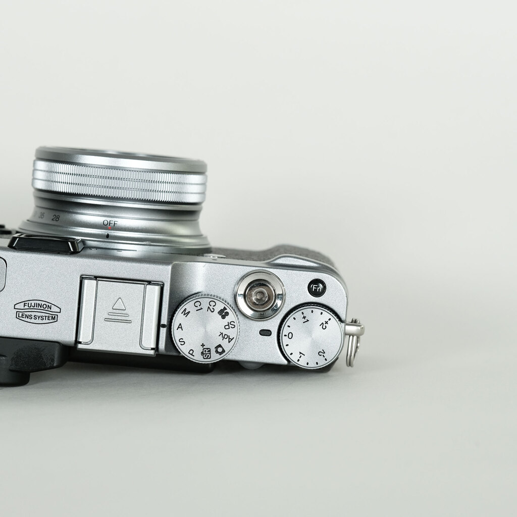 FUJIFILM X20 シルバーの出品 | ONE SCENE（ワンシーン）