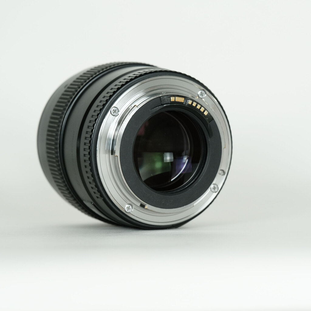 Canon EF85mm F1.8 USMの出品 | ONE SCENE（ワンシーン）