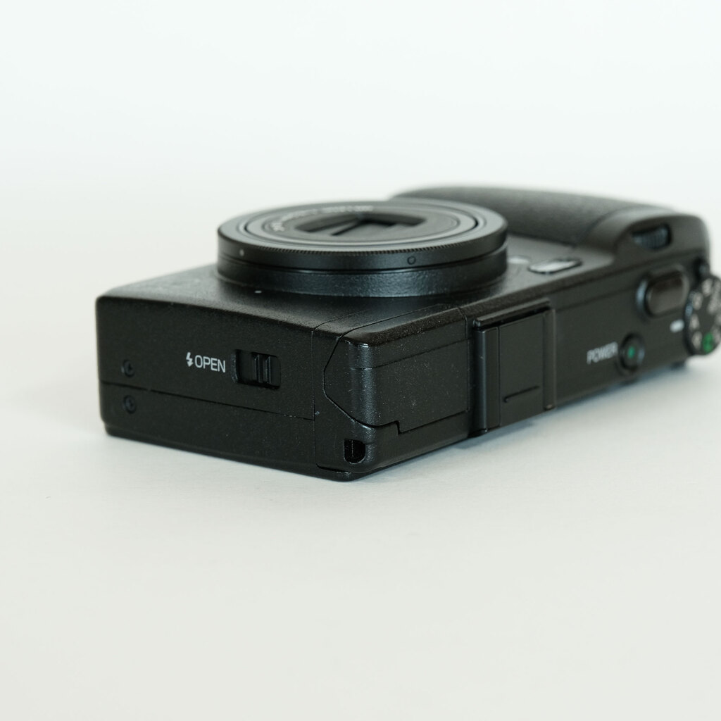 RICOH GR DIGITAL IVの出品 | ONE SCENE（ワンシーン）