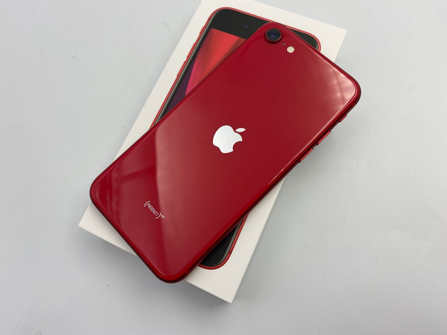 ムスビー｜美品 バッテリー99% iPhoneSE2 64GB レッド MHGR3J/A