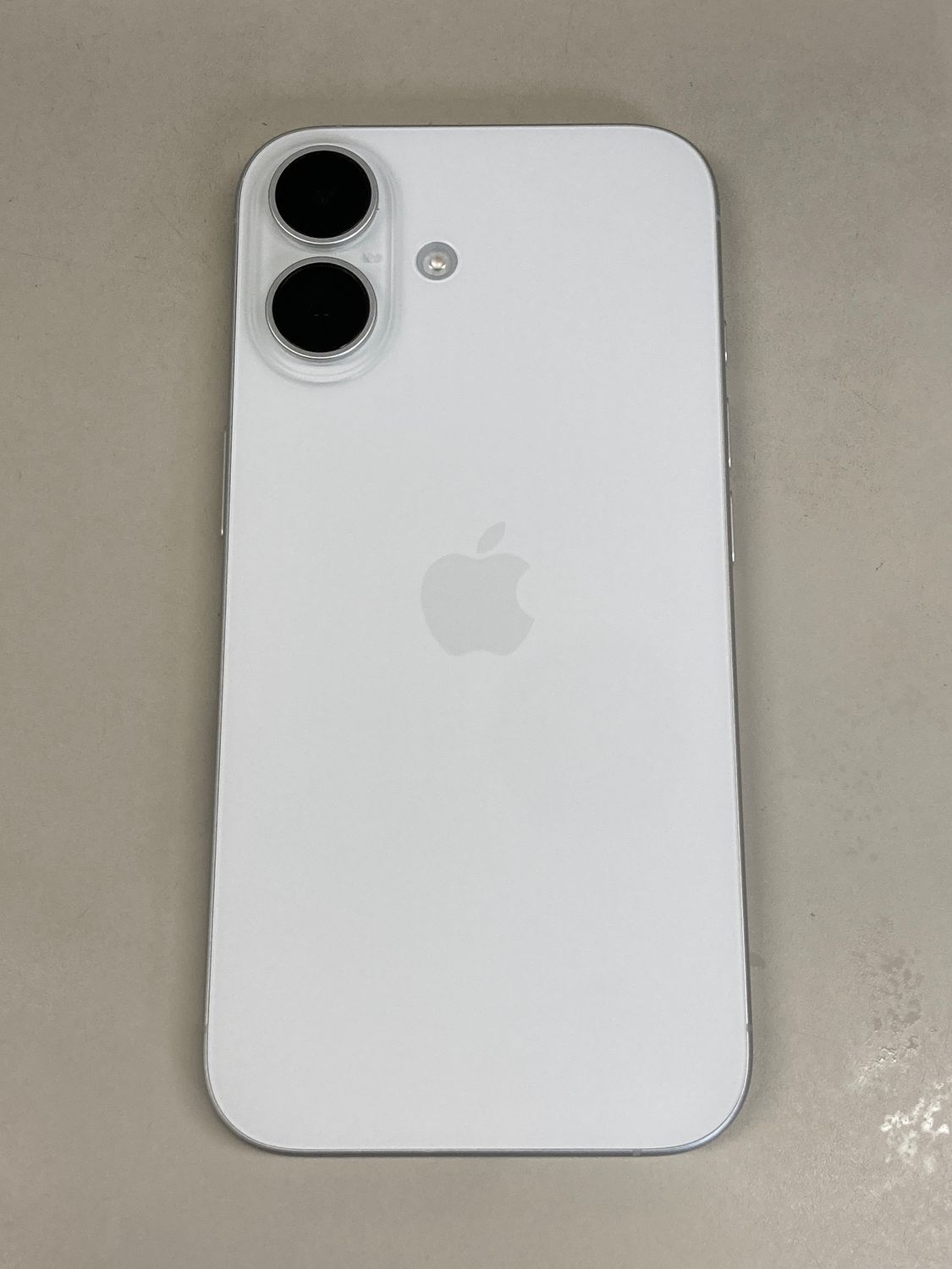 ムスビー｜【モバイルBOX】動作正常品 電池100% SIMフリー iPhone16