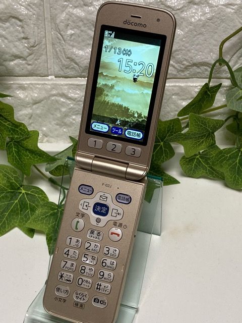 ムスビー｜富士通☆ らくらくホン F-02J ゴールド ドコモ SIMフリー