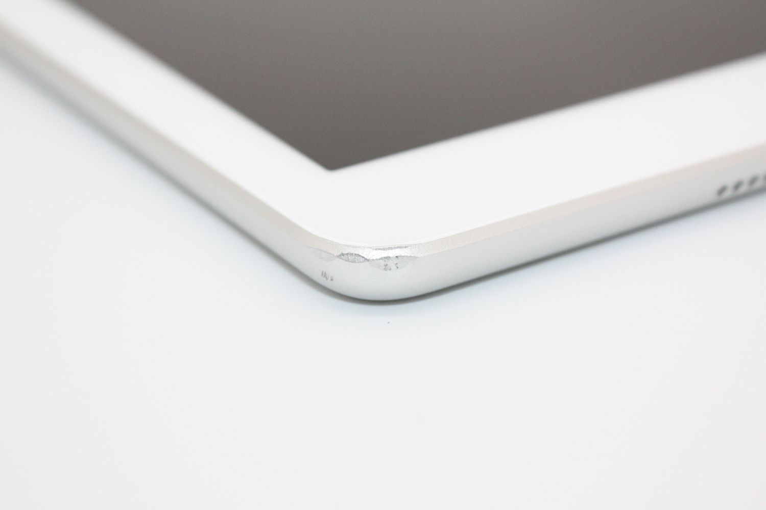 ムスビー｜iPad第6世代 32GB Wi-Fi+Cellularモデル Silver SIMフリー B