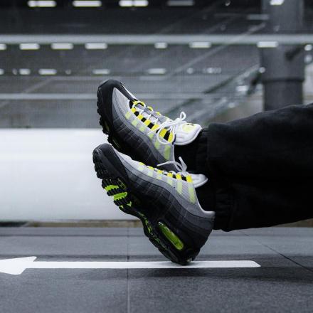 国内12月17日発売予定】ナイキ エアマックス 95 OG ブラック/ネオン