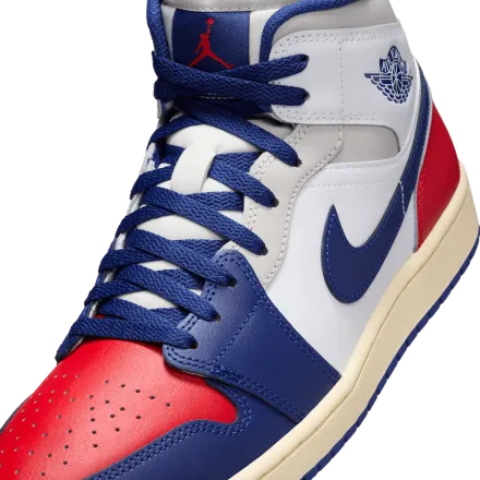 国内8月1日発売予定】 ナイキ エアジョーダン 1 ミッド 