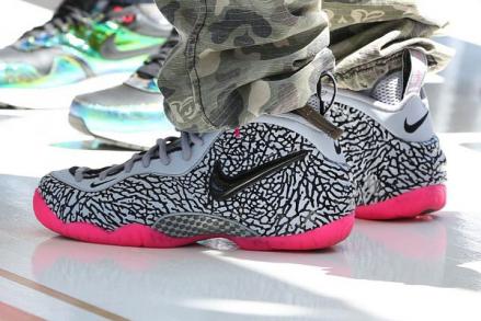 10月4日発売予定】 ナイキ エア フォームポジット プロ エレファント