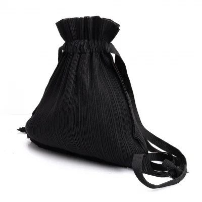 プリーツプリーズPLEATS PLEASE プリーツ巾着バッグ 黒 (K-137401)