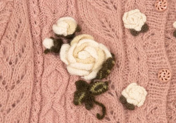 ピンクハウスPINK HOUSE 薔薇コサージュケーブルニットカーディガン