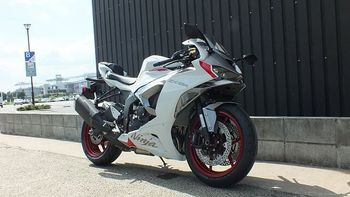ZX-6R/カワサキ 2025モデル。即納可能です。の販売情報 カワサキ