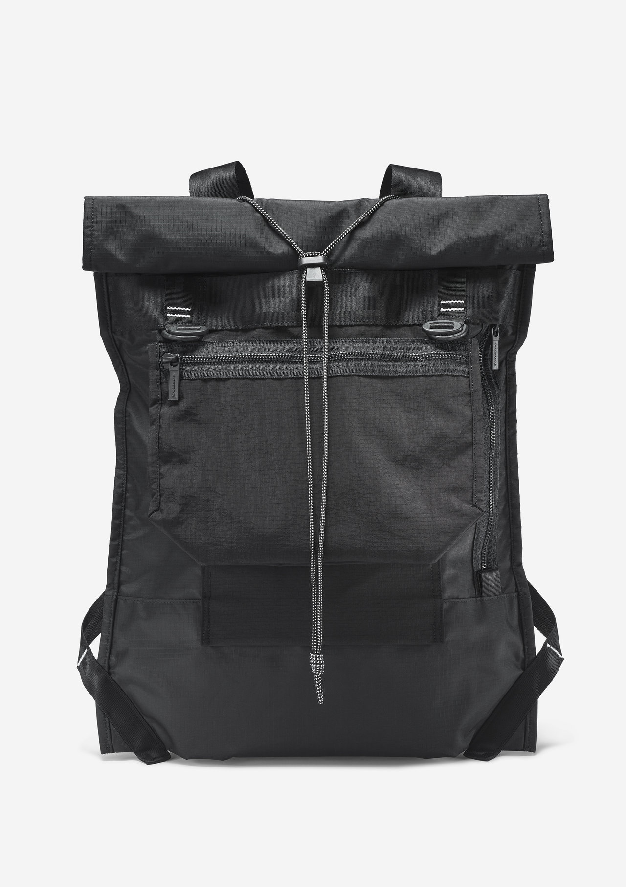 差がつく大人のバックパック】オールブラックの「フライターグ」最新作