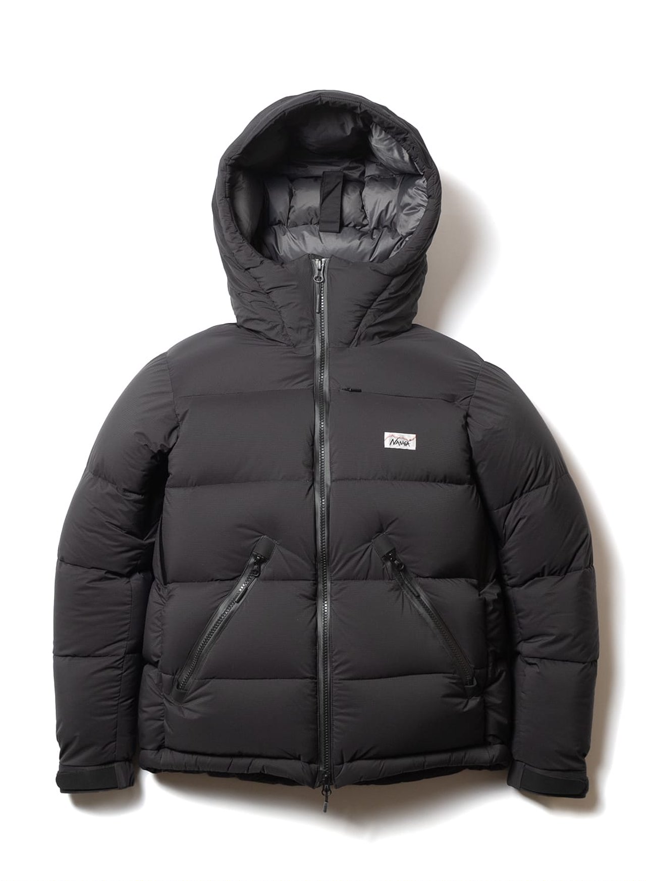 大人が選ぶべきダウン】最高峰のダウンを充填。ナンガ「ホワイト