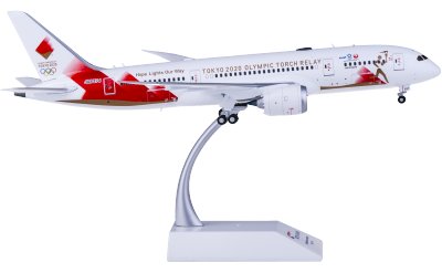 L2098 Japan Airlines 日本航空Boeing 787-8 JA823J SQ Wings 1:200