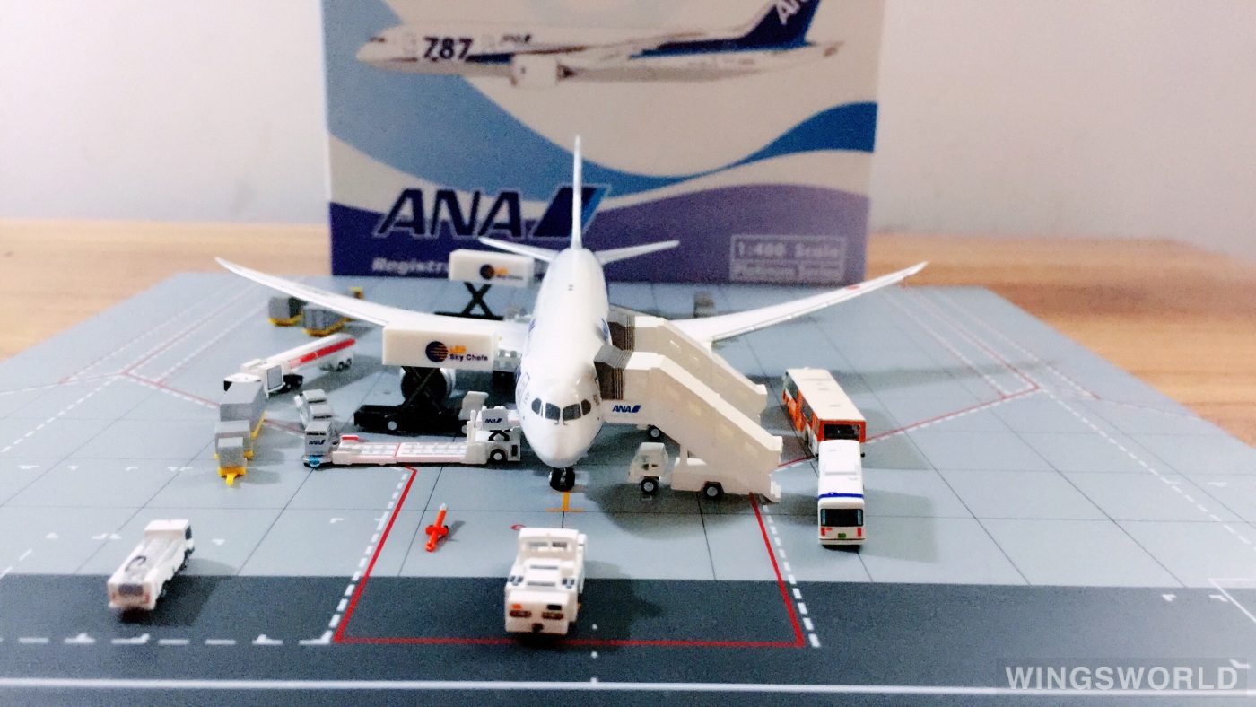 Phoenix 1:400 Boeing 787-8 ANA 全日空PH10585 JA805A 787 logo的照片